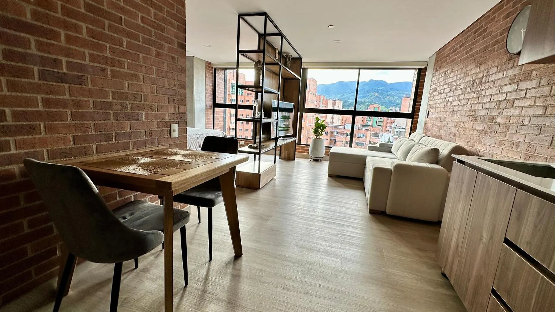 Prime Location In Laureles With Ac & View Apartment Medellin