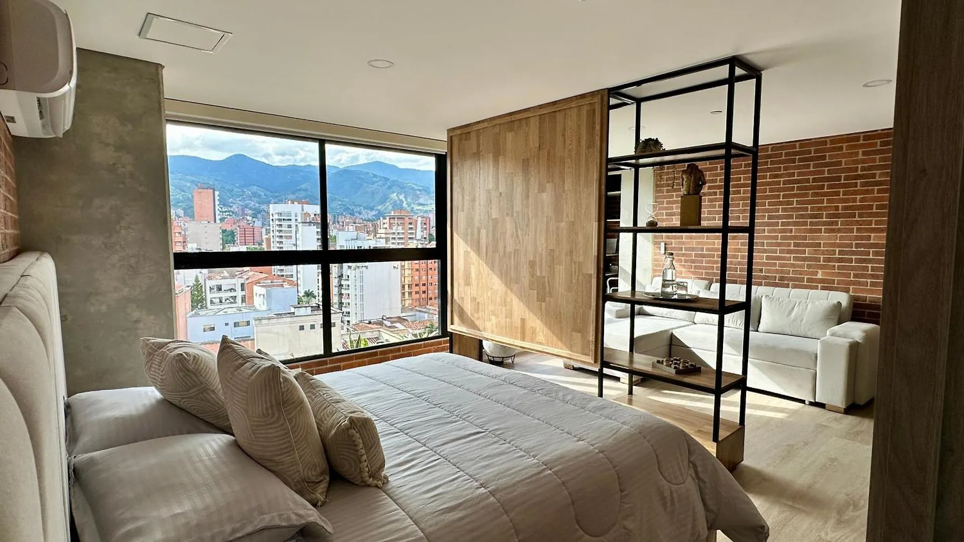 Prime Location In Laureles With Ac & View Apartment Medellin