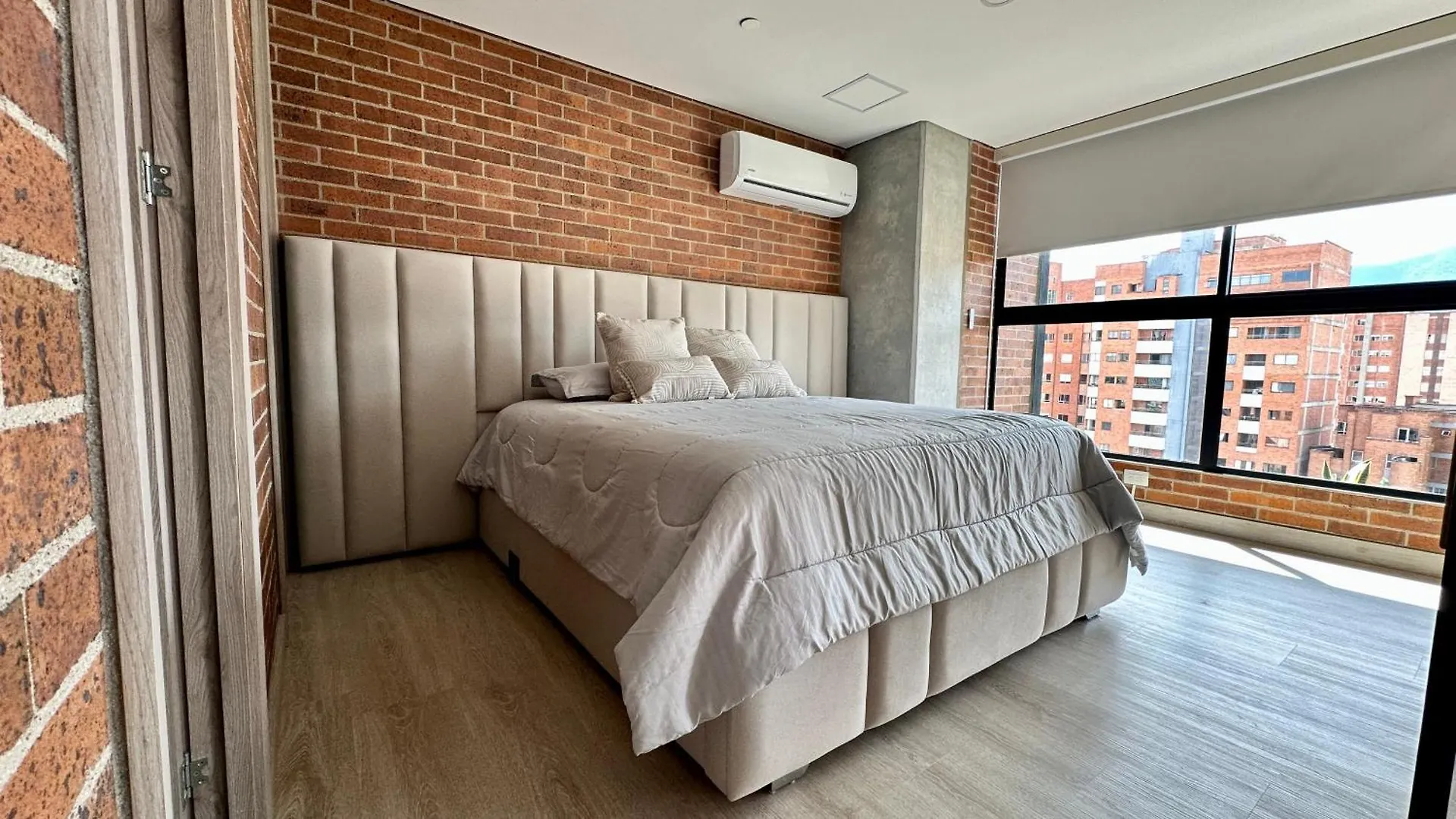 Prime Location In Laureles With Ac & View Apartment Medellin